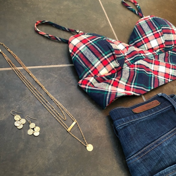 Jewelry - Hammered gold coin dangle earrings